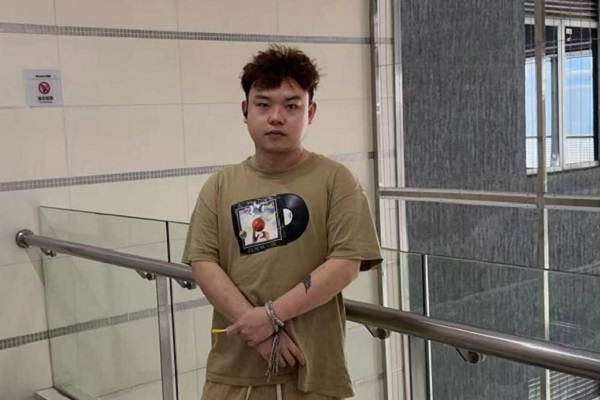 龚子涵①.jpg 龚子涵①.jpg